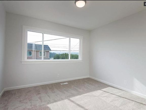4th image of 750 3rd Ln