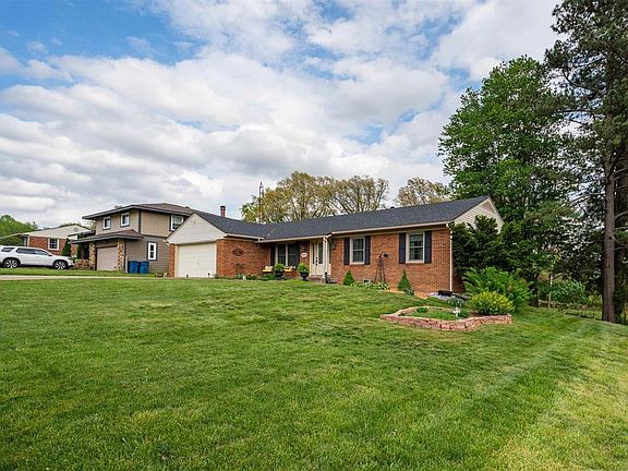 3rd image of 2420 Georgia Ln