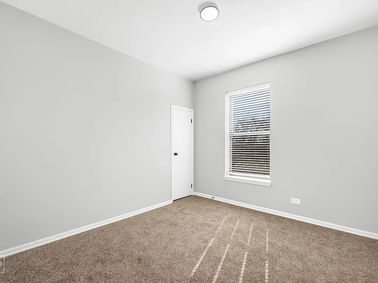 5051 S Forrestville — Photo 19