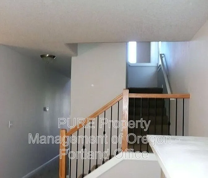 1912 SE Centurion Way — Photo 1