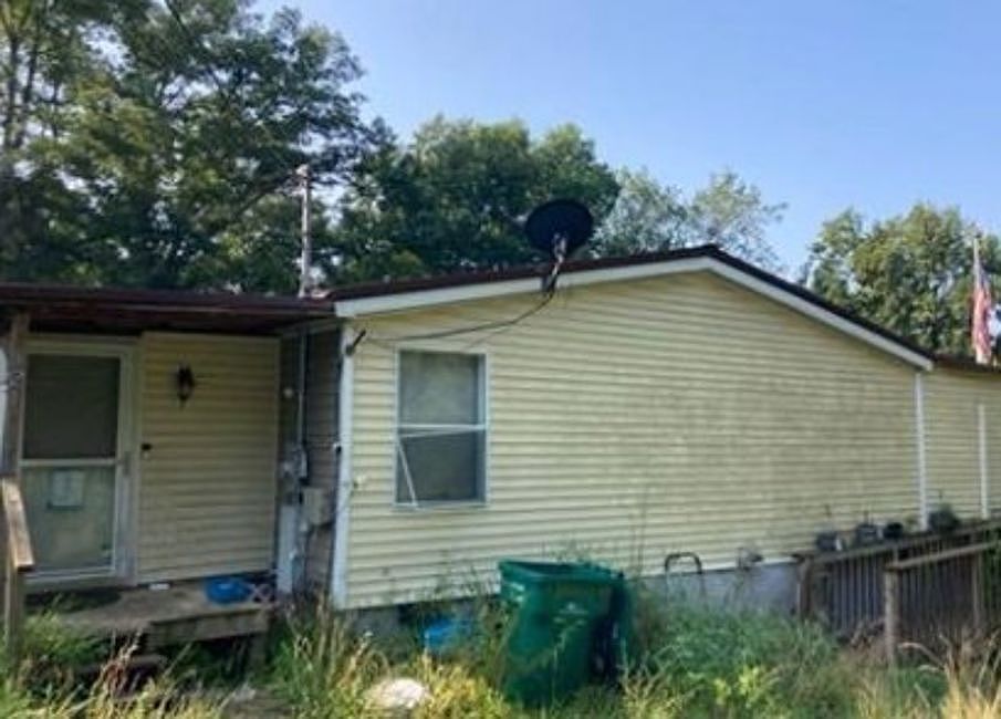 1st image of 121 Circle Way