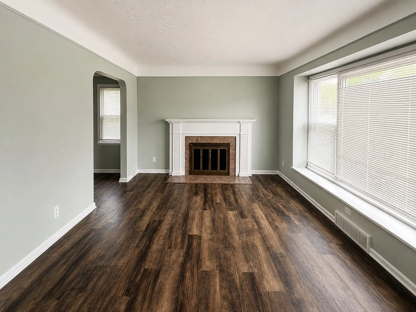 Move-In Ready 3-Bedroom Home with 1.5 Baths and Spacious Living Areas — Photo 2