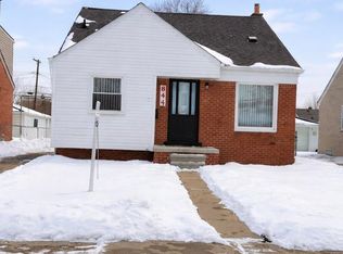 844 Harrison Blvd, Lincoln Park, MI 48146