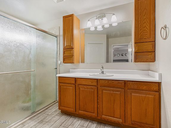 5th image of 43917 W BEDFORD Drive