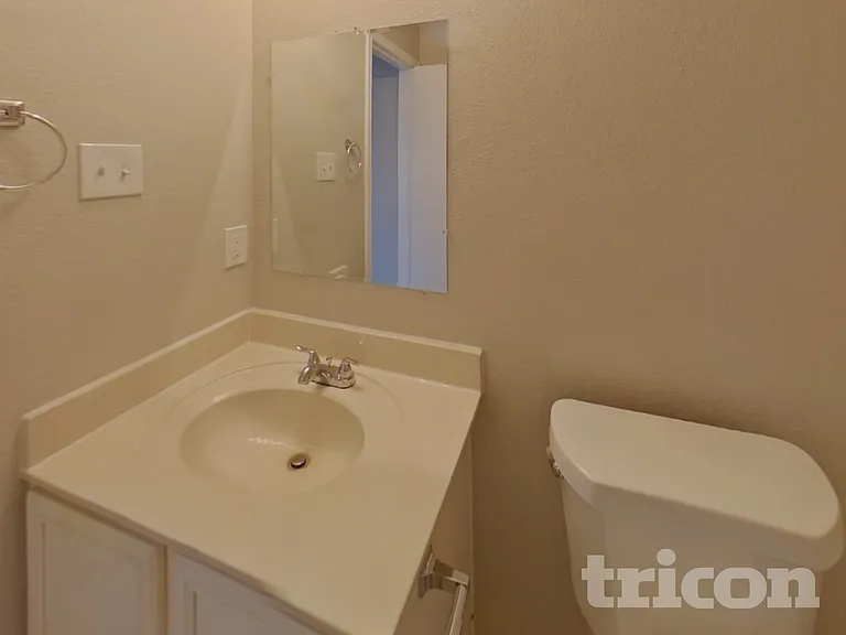 1221 Dianthus Dr — Photo 15