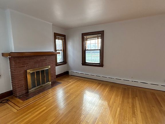 3rd image of 461 Oakdene Ave Floor 2