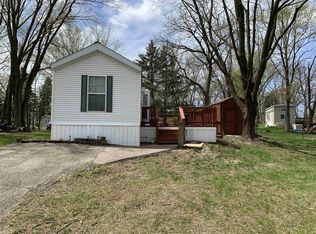 215 Skyway Dr, Edgerton, WI 53534