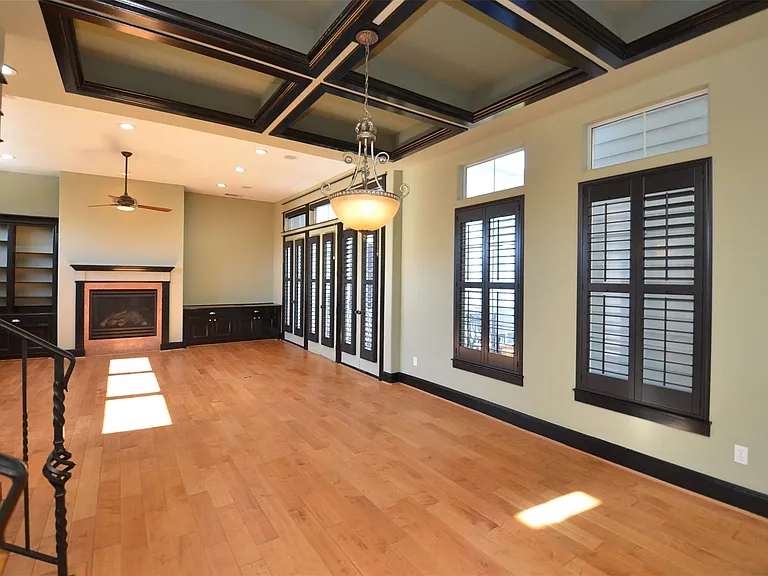 1818 Binz St #E — Photo 10