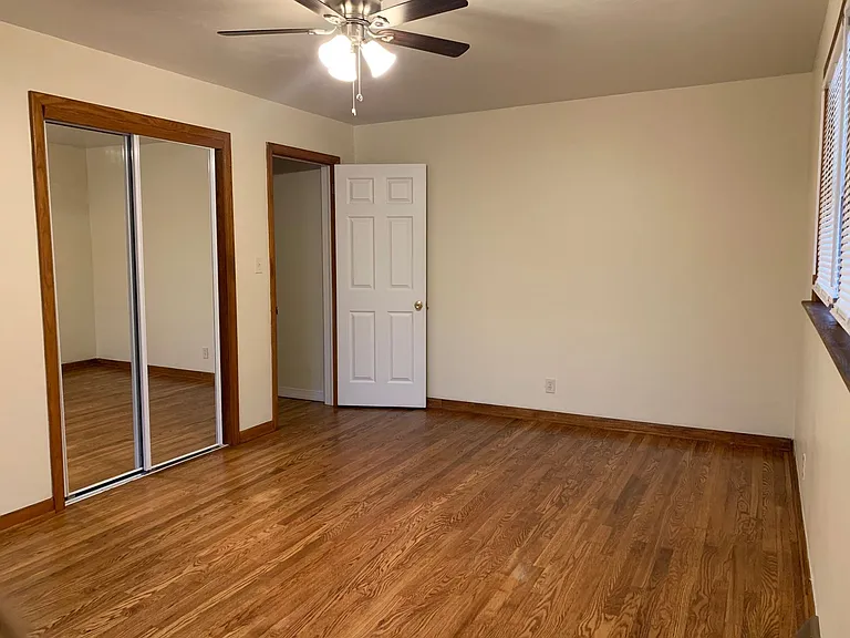 1001 Logan Ave — Photo 10
