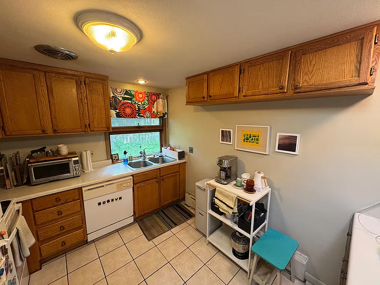 3922 Priscilla Ln — Photo 7