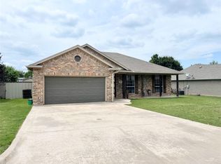 1924 Medora St, Graham, TX 76450