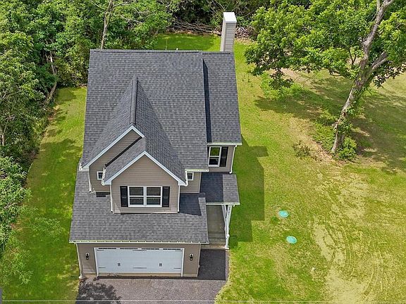 3rd image of 23131 Meadow Rd