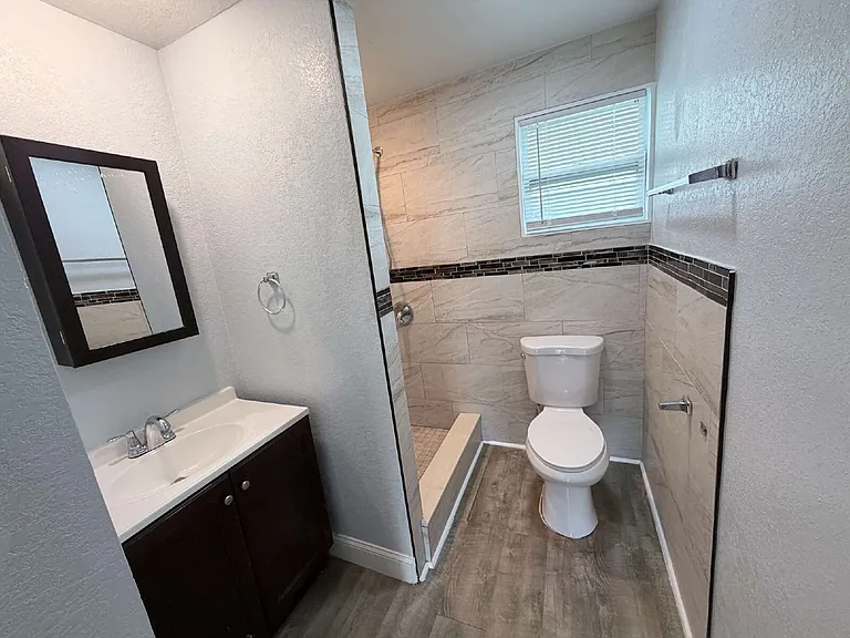 815 N Davis Ave — Photo 10