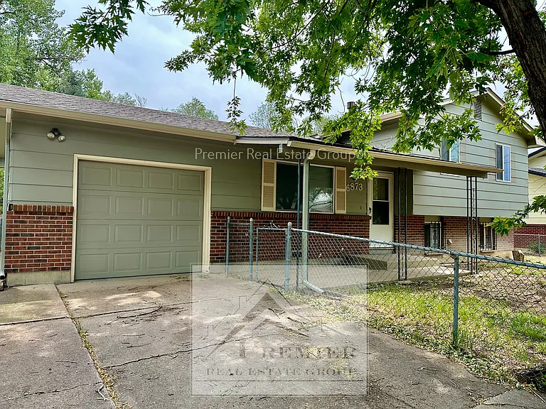 6873 Metropolitan St — Photo 1