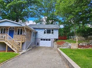 340 Elmira Trl, Hopatcong, NJ 07843