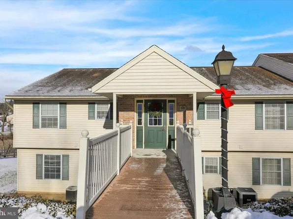 630 Pine St APT 10, Hamburg, PA 19526