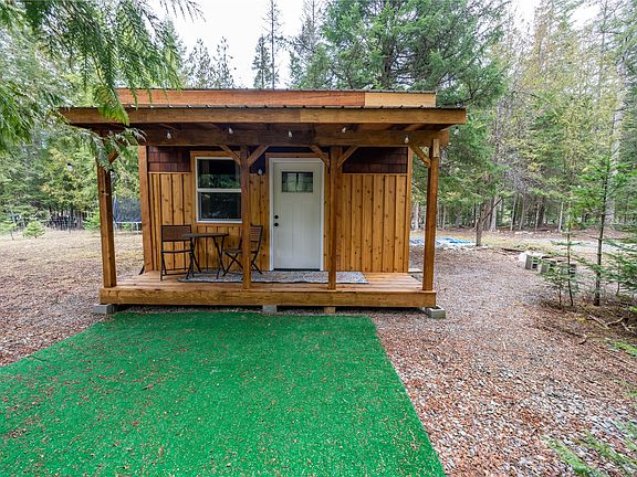 3rd image of 705 Waterfront Rd