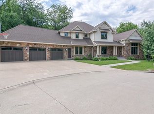 2716 11th Street Ct, Moline, IL 61265