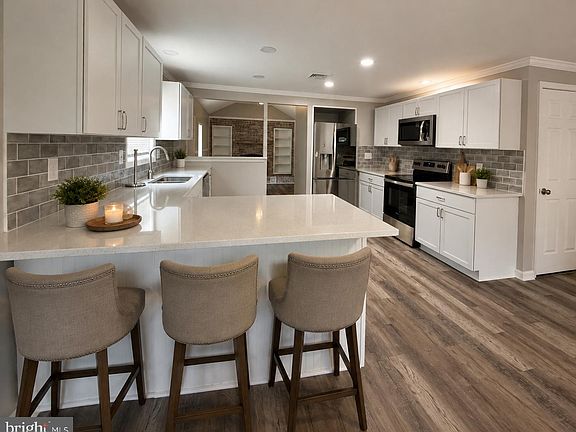 4th image of 2022 Horsepond Rd