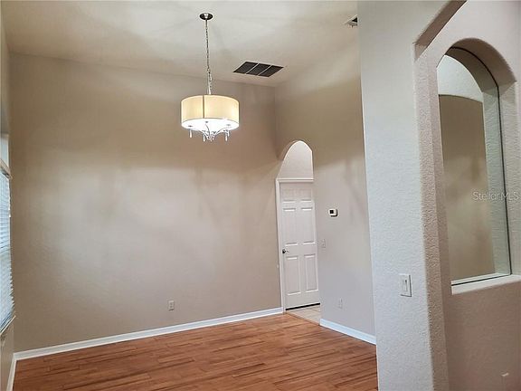 5th image of 345 Lake Amberleigh Dr