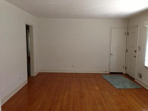 1st image of 182 Christian Ave NE