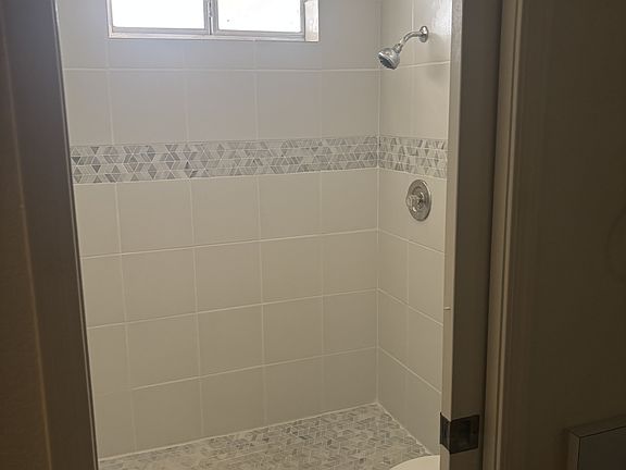 5th image of 2605 W 12th Pl