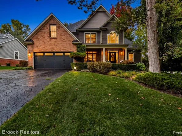 6979 Woodlyn Ct, Clarkston, MI 48348