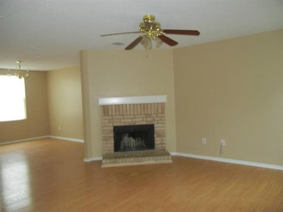3rd image of 1228 McMillen Dr