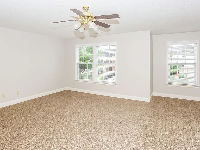 5525 Hammermill Dr — Photo 11