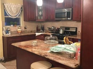 3063 37th St, Astoria, NY 11103