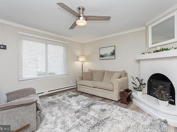 5th image of 173 Passage Ln