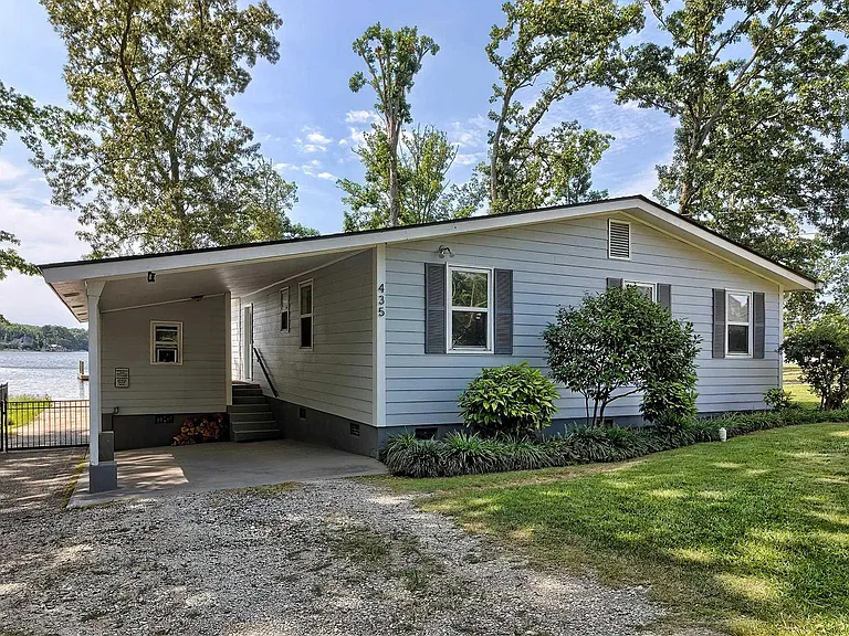 435 Whits End — Photo 3