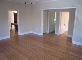 2 Woodland Dr, Pleasantville, NY 10570
