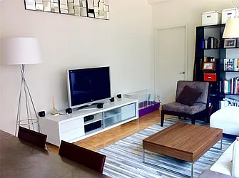 Rented by R New York