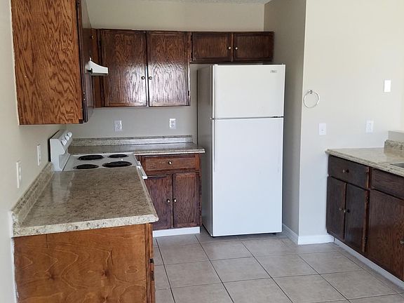 3rd image of 1216 Pleasant Oaks Ct