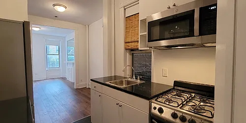 Rented by Plaza Real Estate Group