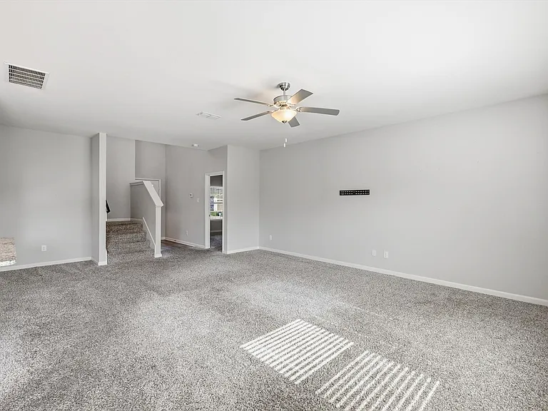 2105 Yarbrough Dr — Photo 8