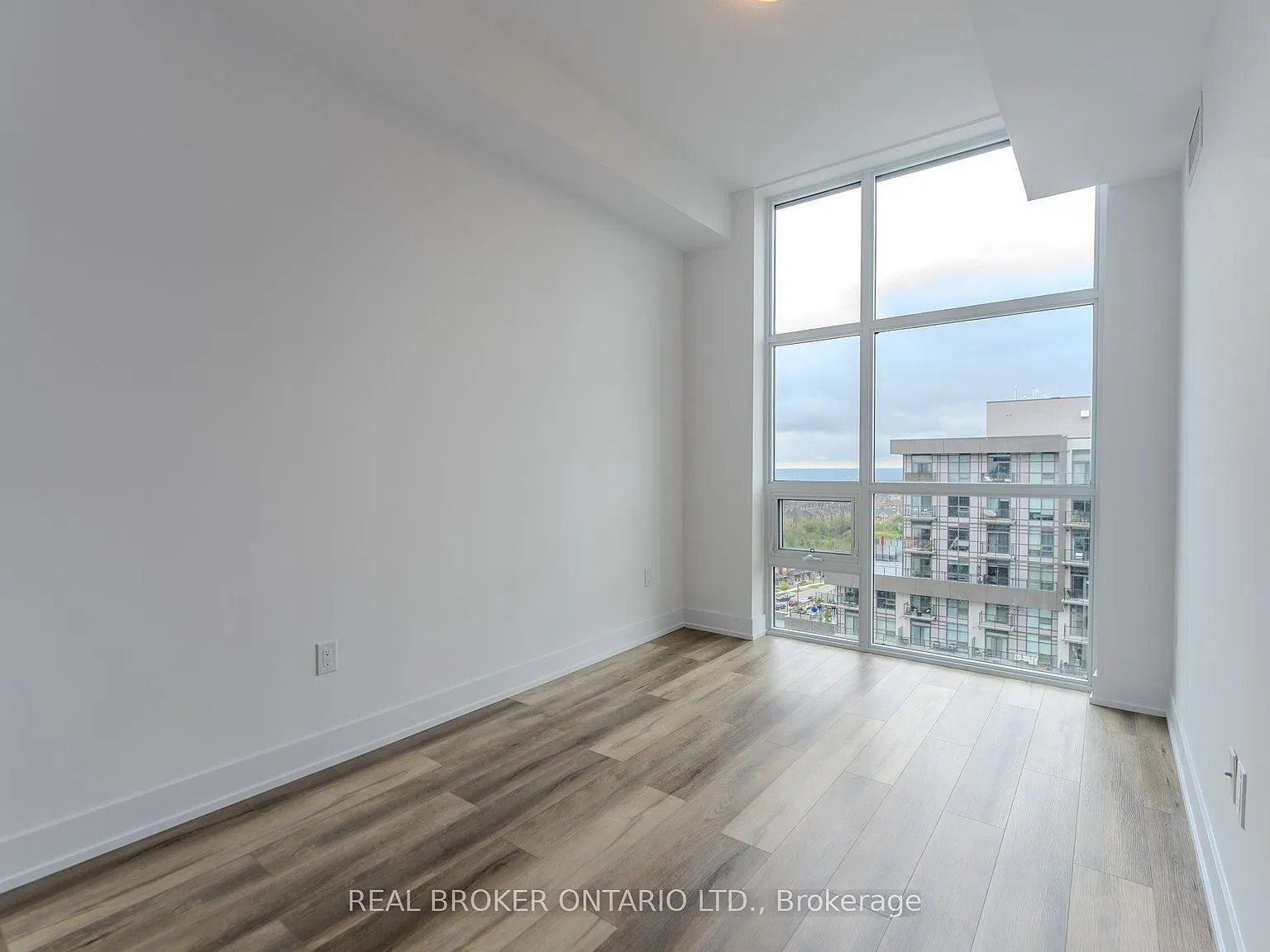 Trend Living — Photo 3