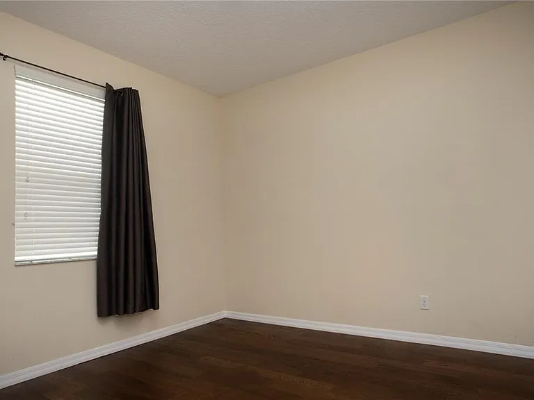 1319 Rowantree Dr — Photo 23