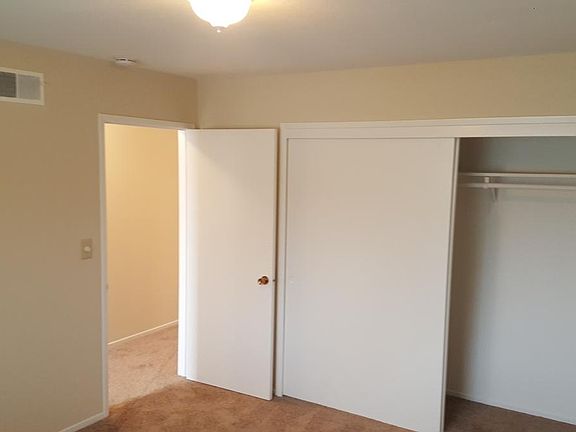 4th image of 1529 Kentfield Ave