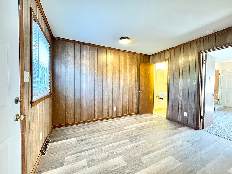 1723 E Cone Blvd #C — Photo 6