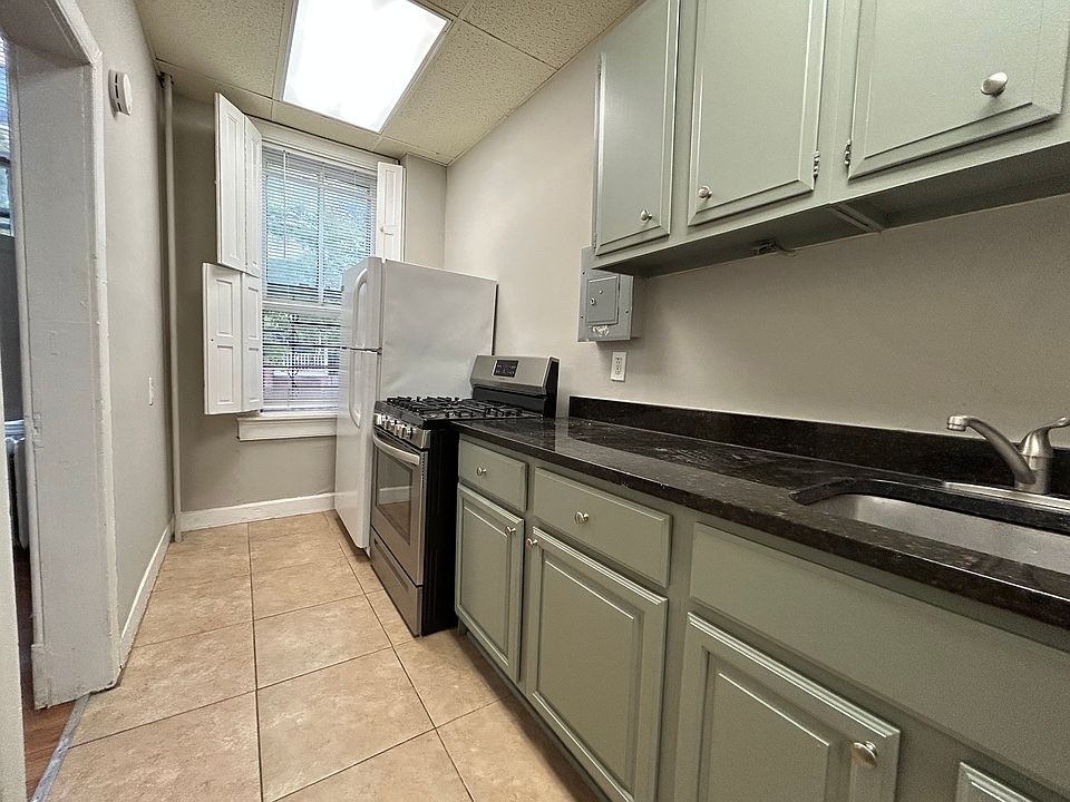 Large, bright, kitchen with modern, full size appliances.