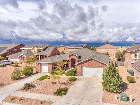 2533 Corte Palos 1740