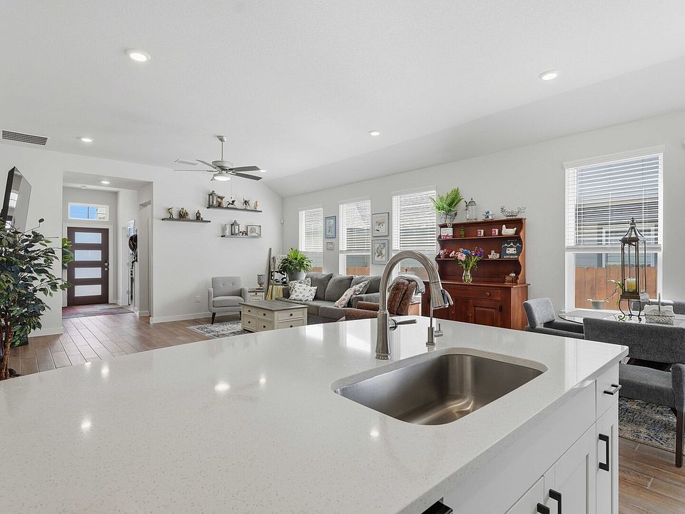 1st image of 216 Camino Verde