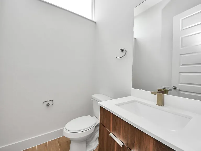 13104 Moncloa Dr — Photo 22