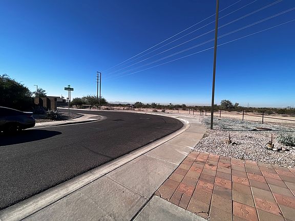 5th image of 25884 W Elizabeth Ave