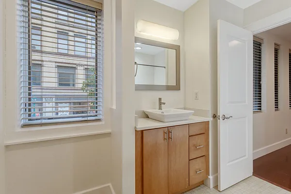 333 S Salina St #1 — Photo 8
