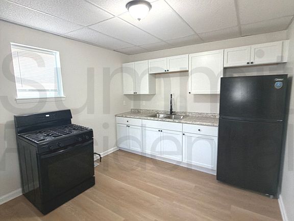3rd image of 327 S Main St
