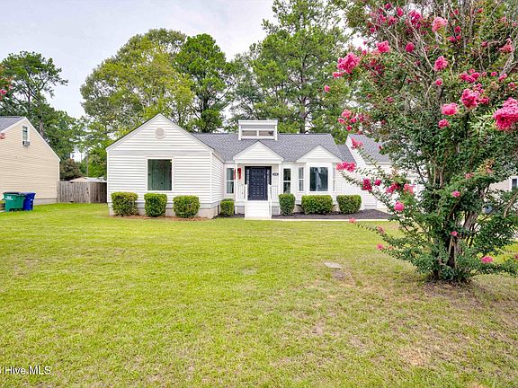 3rd image of 118 Robinwood Drive