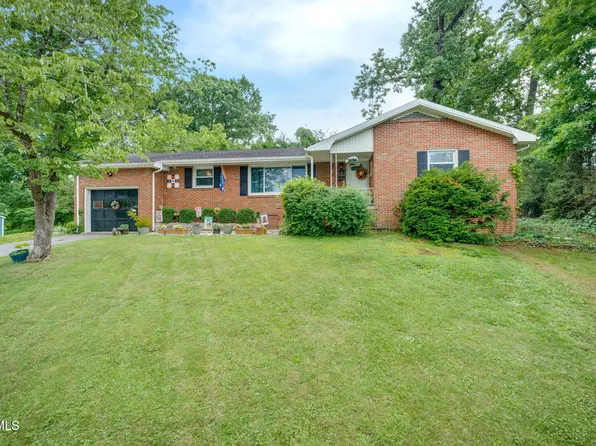 1704 Acorn Ct, Johnson City, TN 37601